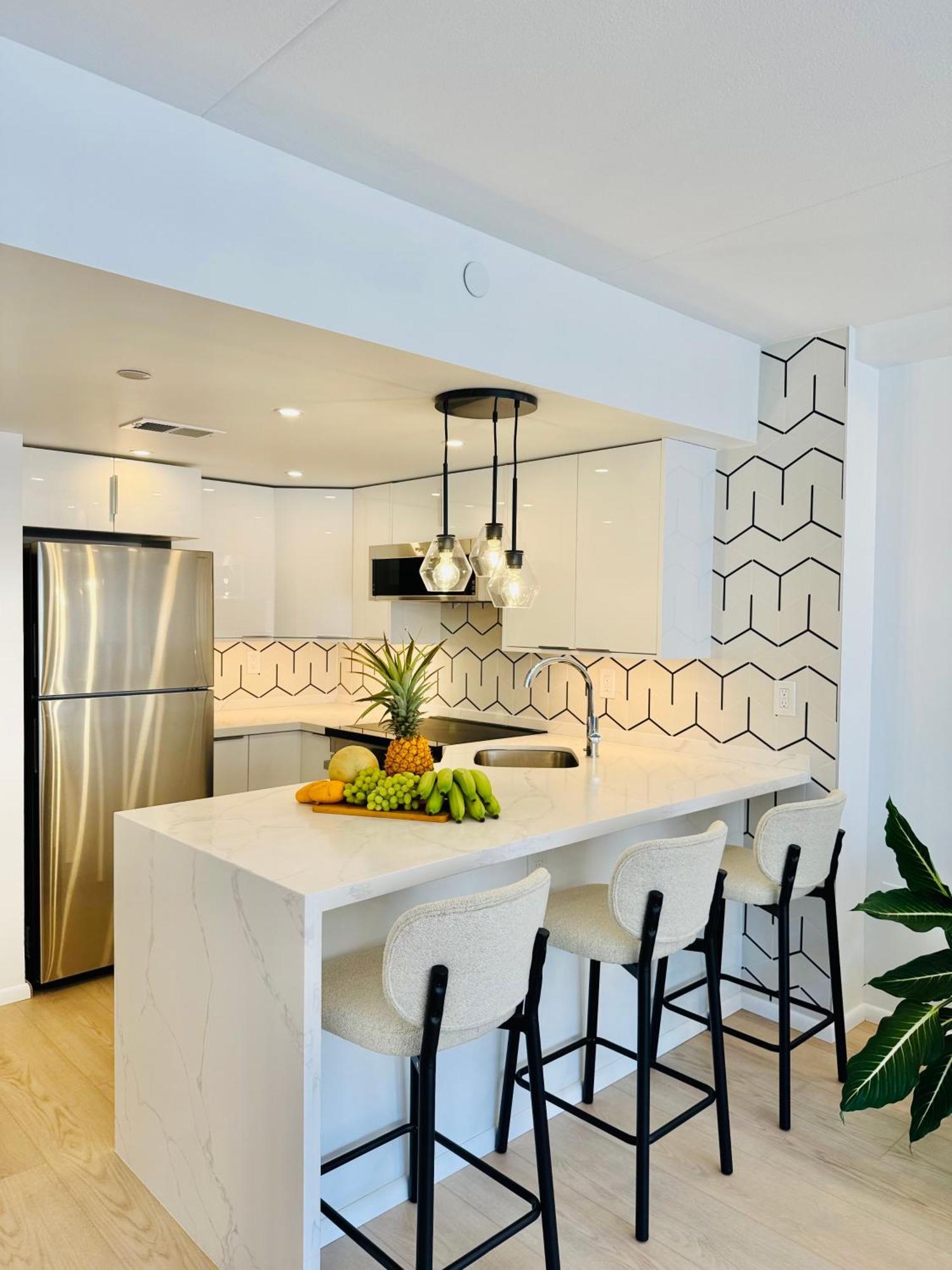 Panoramic Oceanview - Full Kitchen In Each Room, 2 Swimming Pools, Onsite Restaurants, Fireworks Every Friday Apartment *